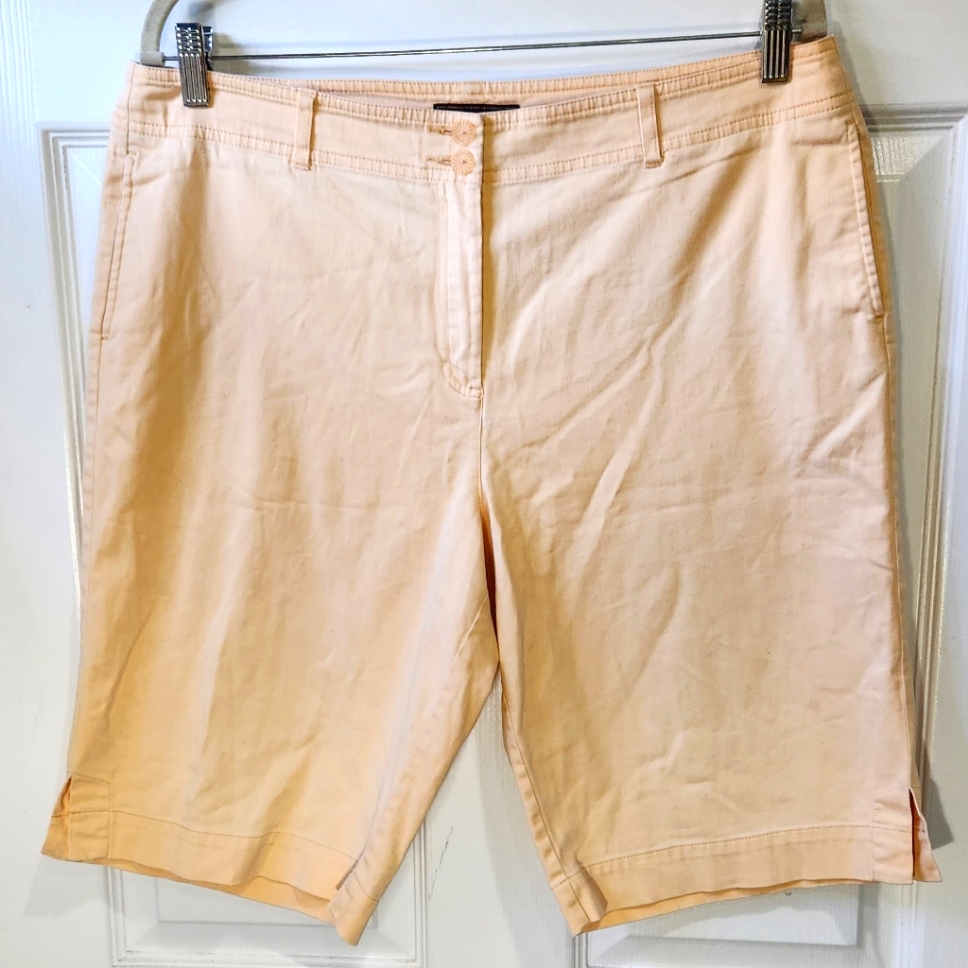 Tommy Bahama 18 Golf Shorts Light Orange Women's Size 14